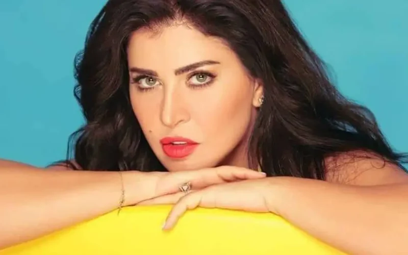 خيانة زوجية تشعل الأزمات في الحلقة الرابعة عشر من مسلسل اللون الأزرق